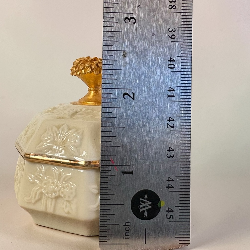 Vintage Lenox Treasures Collection November Trinket Box Octagonal Porcelain - Picture 7 of 8
